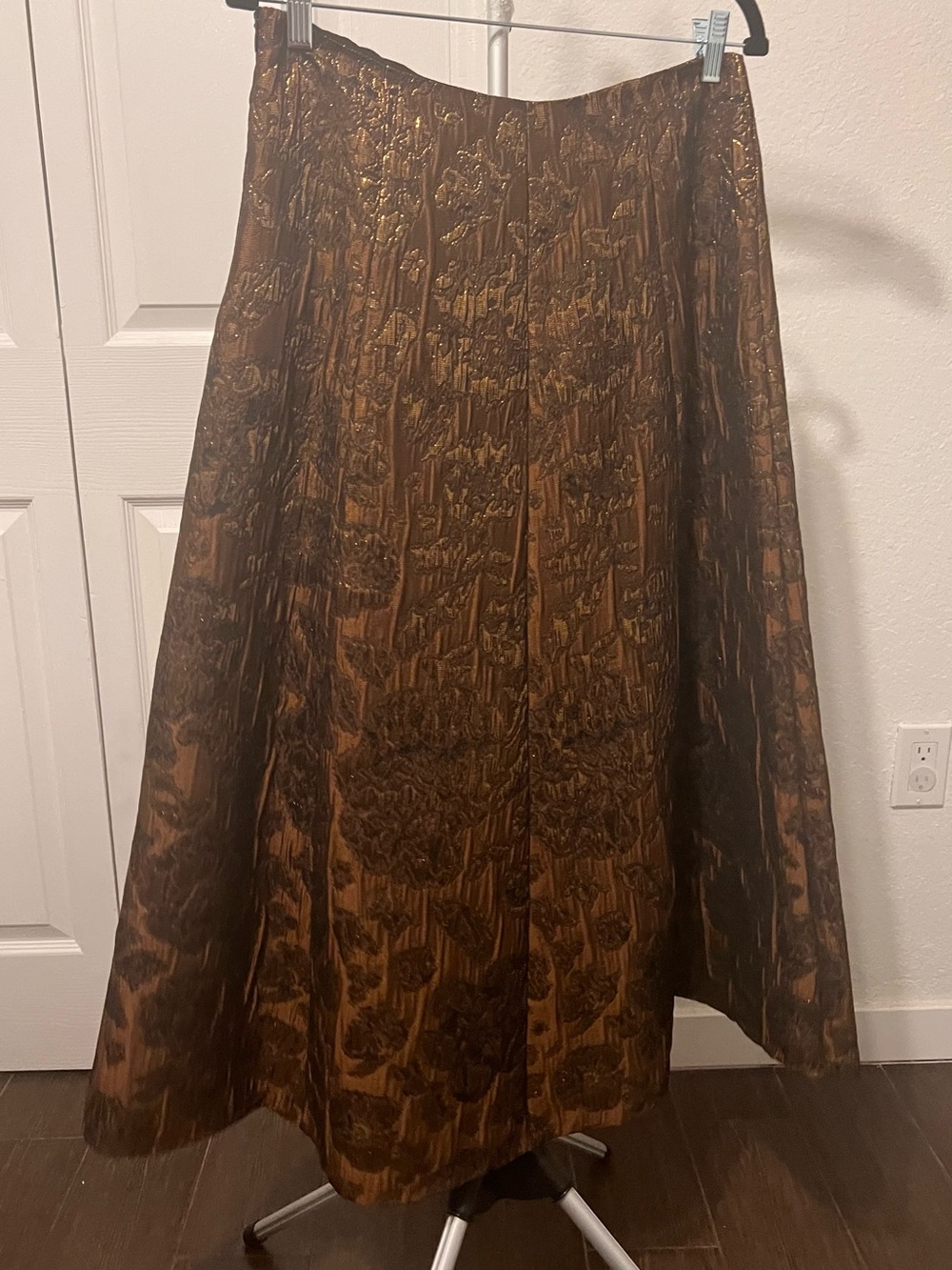 Zara Floral Metallic Brocade A-Line Midi Skirt NWOT Size L - fits M, high rise